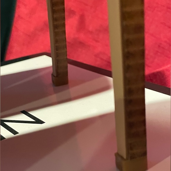 NEW in BOX Nine West Bee Pumps! - Picture 7 of 9